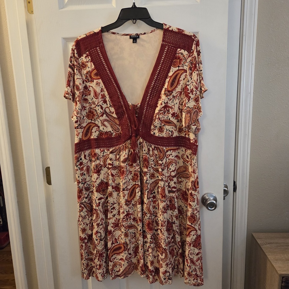Torrid sz 4 paisley floral v-neck short slv shift dress tassel boho‎ peasant